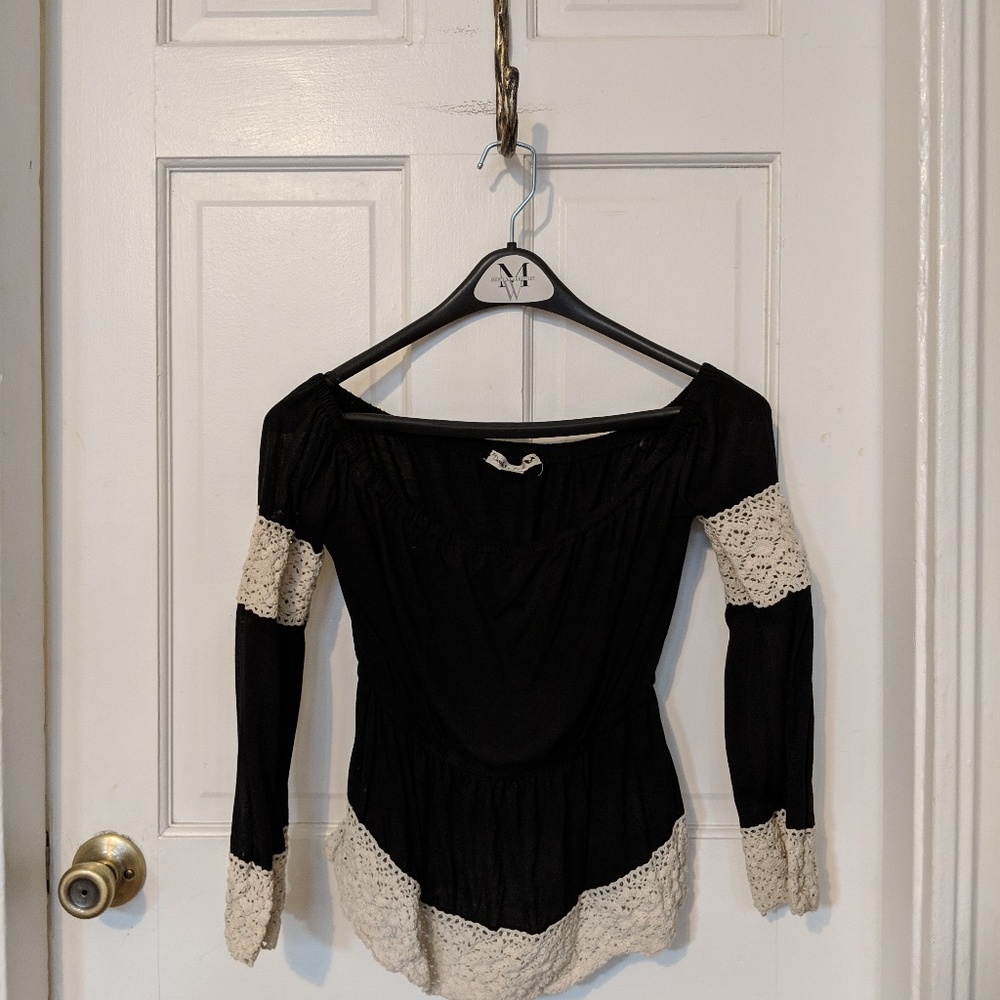 Double Zero off the shoulder shirt